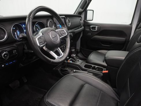 Used 2023 Jeep Wrangler Unlimited Sahara w/ Cold Weather Group image 19