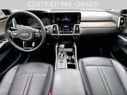 Certified 2022 Kia Sorento S w/ Panoramic Sunroof Package AWD/4WD image 14