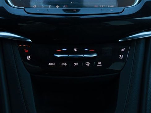 Used 2021 Cadillac XT6 Premium Luxury image 18