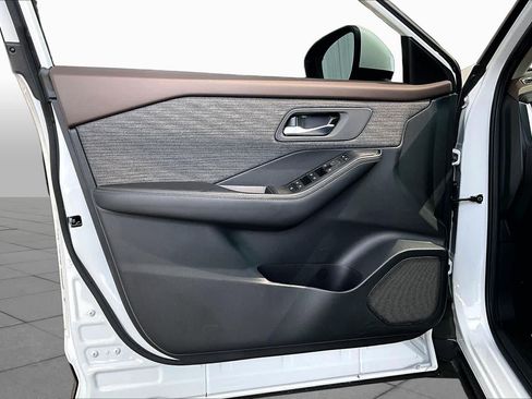 Certified 2023 Nissan Rogue SV FWD image 21