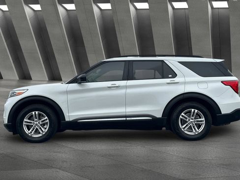 Used 2020 Ford Explorer XLT w/ Equipment Group 202A image 7