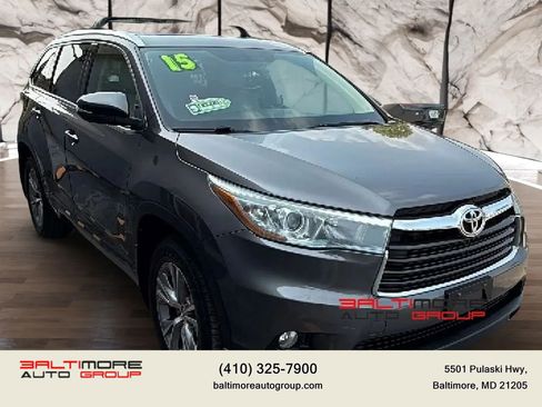 Used 2015 Toyota Highlander XLE AWD/4WD image 3