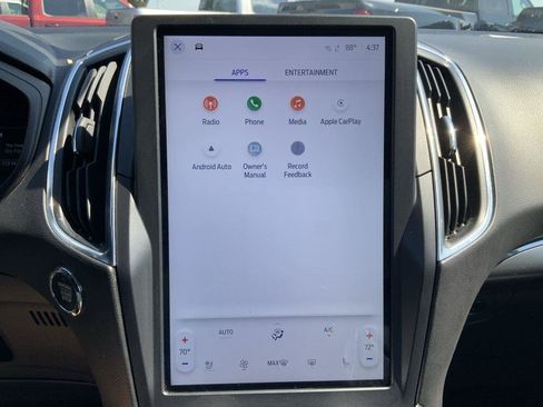 Used 2024 Ford Edge Titanium image 35