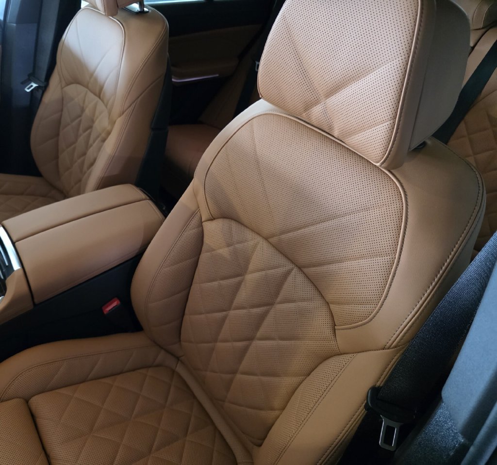 New 2026 BMW X5 M60i RWD image 9