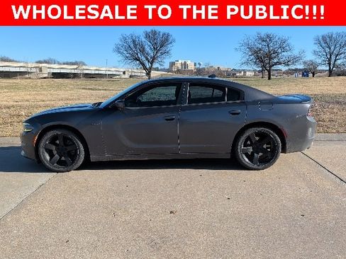 Used 2016 Dodge Charger R/T image 7