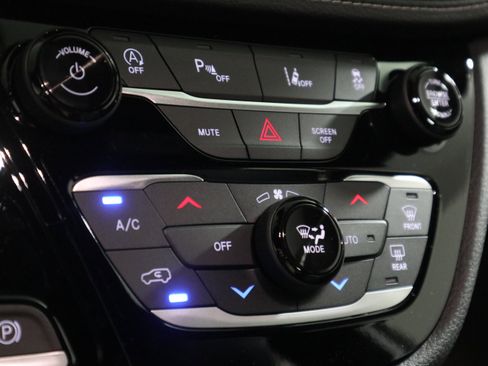 New 2026 Chrysler Pacifica Select image 27