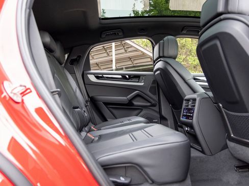 New 2026 Porsche Cayenne Coupe image 46