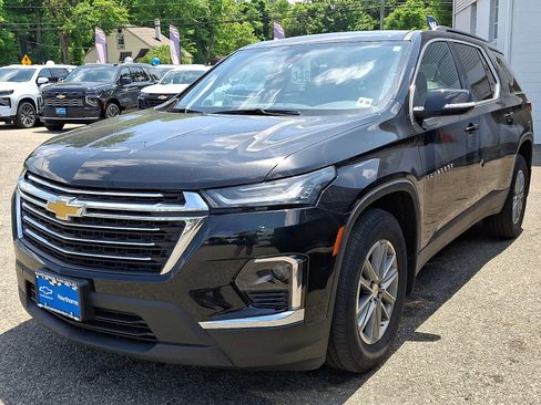 Used 2023 Chevrolet Traverse LT w/ LPO, Floor Liner Package AWD/4WD image 2