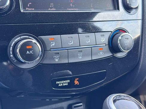 Used 2019 Nissan Rogue Sport S FWD image 11