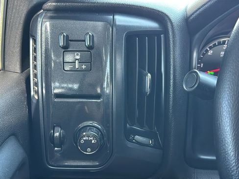 Used 2018 Chevrolet Silverado 1500 Custom w/ Custom Value Package AWD/4WD image 17