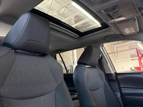 Certified 2025 Toyota RAV4 XLE w/ Convenience Package FWD image 19