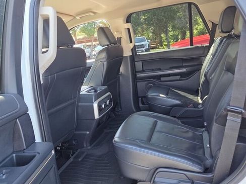 Used 2022 Ford Expedition XLT RWD image 9