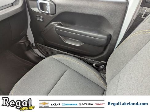 Used 2024 Jeep Wrangler Sport S image 13