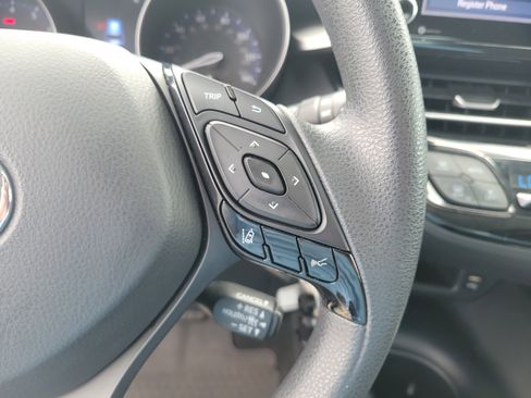 Used 2021 Toyota C-HR LE FWD image 23