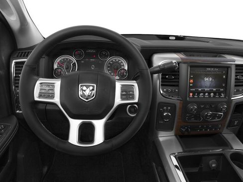 Used 2016 RAM 2500 Laramie w/ Convenience Group AWD/4WD image 9