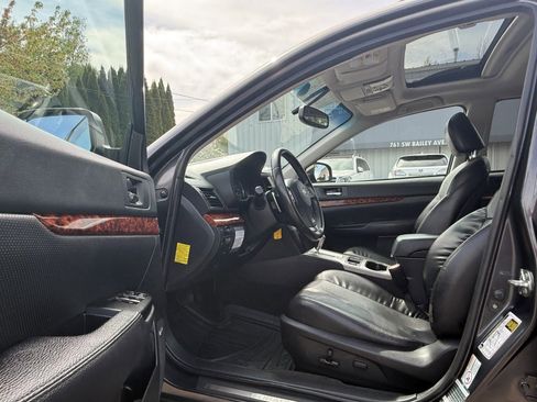 Used 2012 Subaru Outback 2.5i Limited w/ Moonroof Pkg image 11