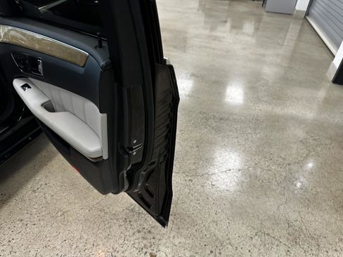 Used 2011 Mercedes-Benz E 350 4MATIC Sedan image 87