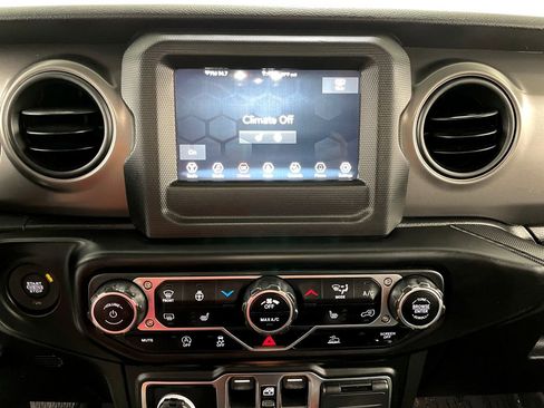 Used 2022 Jeep Wrangler Unlimited Sport image 27