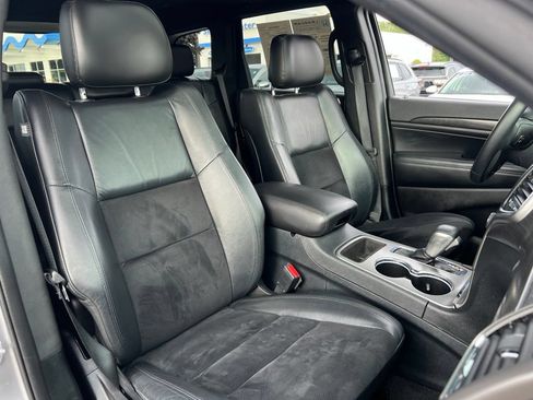 Used 2018 Jeep Grand Cherokee Altitude AWD/4WD image 27