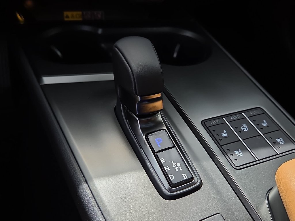 New 2026 Lexus UX 300h FWD w/ Accessory Package (2T) image 26