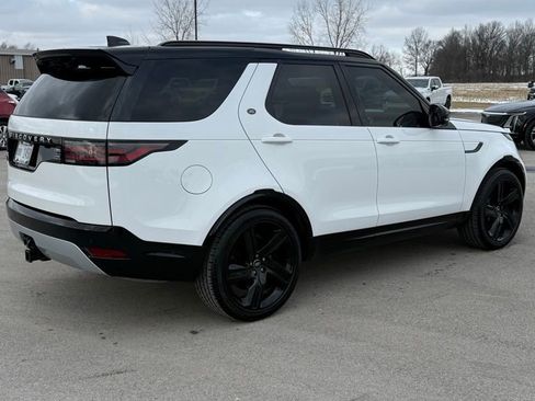 Used 2023 Land Rover Discovery Metropolitan Edition image 3