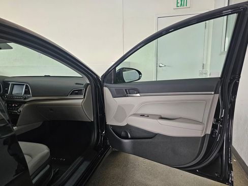 Used 2018 Hyundai Elantra SEL FWD image 55