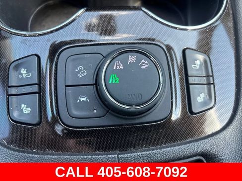 Used 2022 GMC Acadia AT4 AWD/4WD image 13