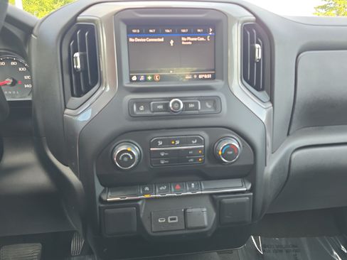 Used 2022 Chevrolet Silverado 1500 Custom AWD/4WD image 18