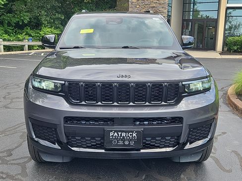 Used 2024 Jeep Grand Cherokee L Laredo AWD/4WD image 25