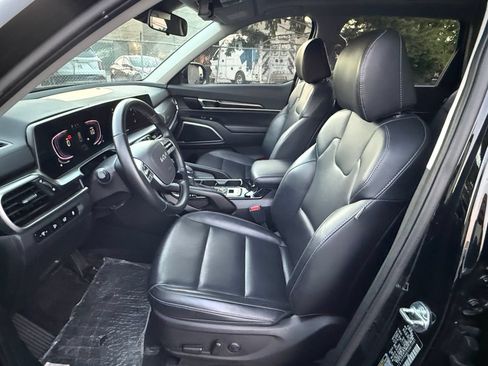 Used 2025 Kia Telluride S AWD/4WD image 13