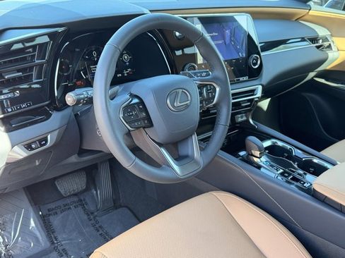 Used 2025 Lexus RX 350 FWD w/ Technology Package image 16