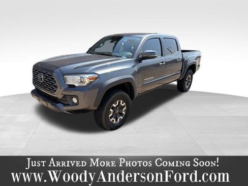 Used 2020 Toyota Tacoma TRD Off-Road AWD/4WD image 1