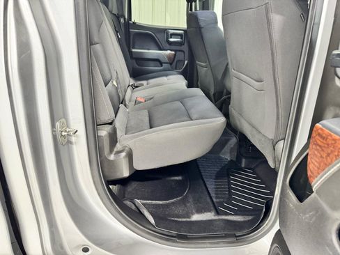 Used 2018 GMC Sierra 1500 SLE w/ SLE Value Package AWD/4WD image 12