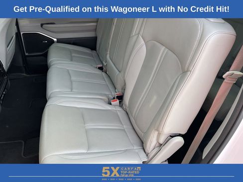 Used 2024 Jeep Wagoneer L Series II RWD image 19