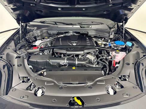 New 2025 Maserati Grecale GT image 31