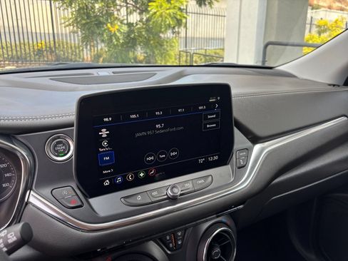 Used 2025 Chevrolet Blazer LT FWD image 19