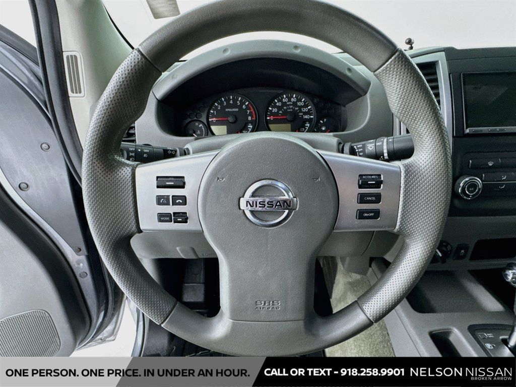 Used 2016 Nissan Frontier SV AWD/4WD image 11