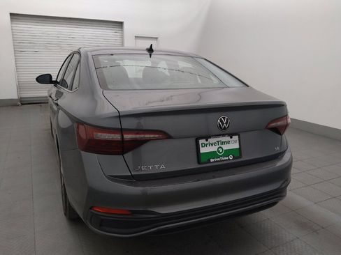 Used 2024 Volkswagen Jetta SE FWD image 6