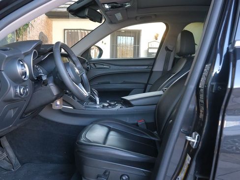 Used 2019 Alfa Romeo Stelvio image 12