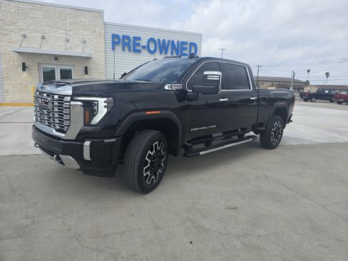 Used 2024 GMC Sierra 2500 Denali image 15