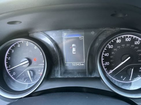 Used 2023 Toyota Camry SE FWD image 16