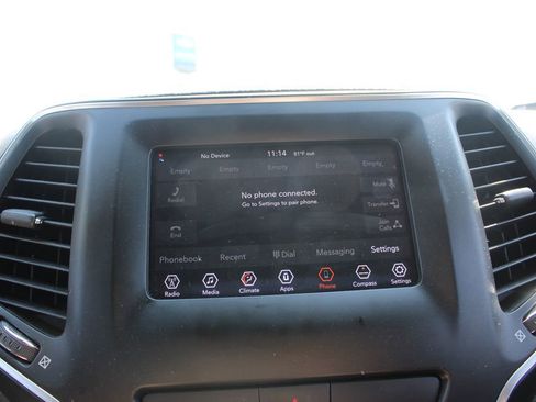 Used 2019 Jeep Cherokee Latitude w/ Popular Appearance Group image 29