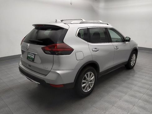 Used 2020 Nissan Rogue SV FWD image 9