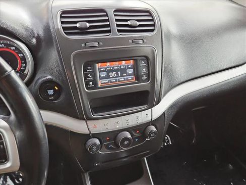 Used 2018 Dodge Journey SXT w/ Connectivity Group image 15