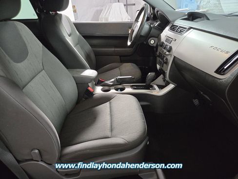 Used 2008 Ford Focus Coupe FWD image 19