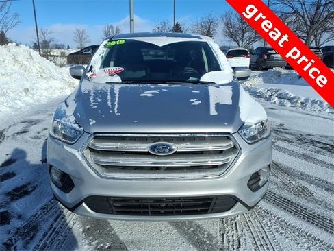 Used 2019 Ford Escape SE image 2