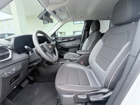 Used 2025 Chevrolet TrailBlazer LT w/ Driver Confidence Package AWD/4WD image 21