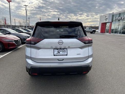 Certified 2025 Nissan Rogue S AWD/4WD image 4