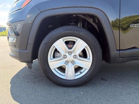 Used 2022 Jeep Compass Latitude w/ Convenience Group AWD/4WD image 39