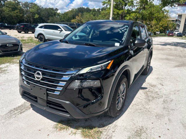 Used 2024 Nissan Rogue S AWD/4WD image 2